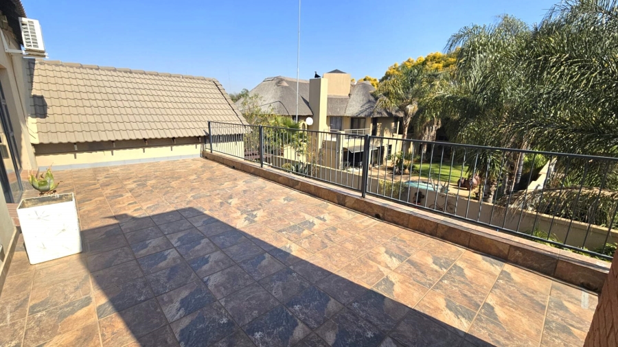 To Let 2 Bedroom Property for Rent in Melodie North West